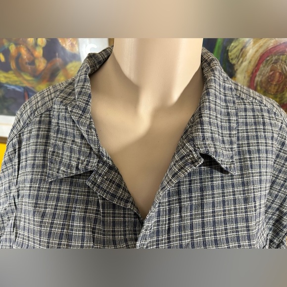 Columbia Sportswear Company Men’s Woven Blue Gray Short Sleeve Button Down Shirt - Picture 8 of 16